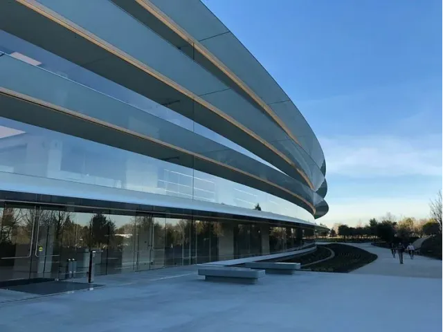 Apple — техника и цифровые сервисы